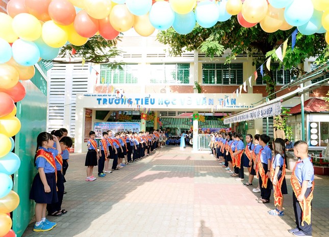 Những trường nào đã cho học sinh - sinh viên nghỉ học vì liên quan tới BN 1347 và vì sao? ảnh 3