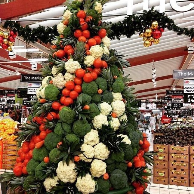 Tuyển tập màn trang trí cây thông “đỉnh cao” đến mức ông già Noel cũng... cười ra nước mắt ảnh 3
