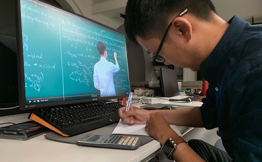 Chú ý: Học sinh, sinh viên TP.HCM tiếp tục học trực tuyến tại nhà đến hết ngày 28/2 ảnh 2