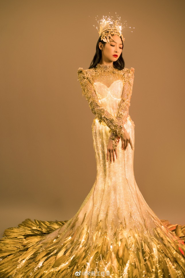 Hình ảnh “Nữ thần Kim Ưng” Tống Thiến do studio đăng tải khác một trời một vực ảnh thực tế ảnh 5
