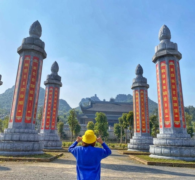 Du Xuân đầu năm tại ngôi chùa lớn nhất Việt Nam, phong cảnh yên bình và đẹp như một thước phim điện ảnh ảnh 5