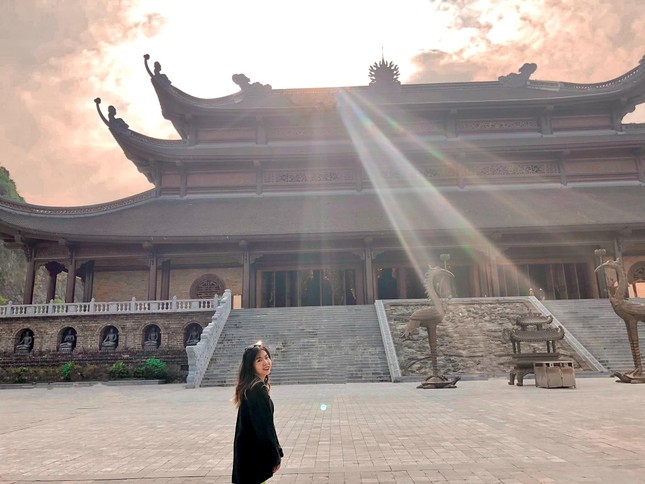 Du Xuân đầu năm tại ngôi chùa lớn nhất Việt Nam, phong cảnh yên bình và đẹp như một thước phim điện ảnh ảnh 6