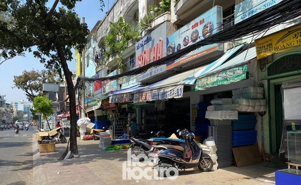 TP.HCM: Ngày ông Công ông Táo, Phố Cá chép đìu hiu do ảnh hưởng của dịch COVID-19 ảnh 2