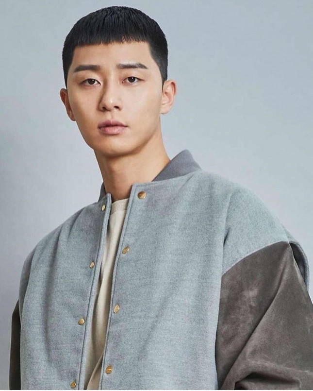 “Ông chủ Danbam” Park Seo Joon và "mợ chảnh" Jeon Ji Hyun sẽ cà cưa trong phim mới? ảnh 3