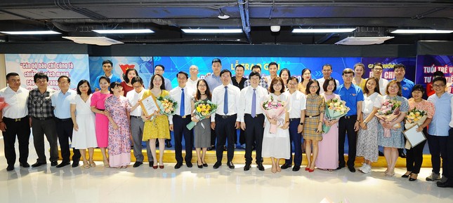 Báo Tiền Phong đoạt Nhất, Nhì, Khuyến khích giải báo chí về thanh niên ảnh 9