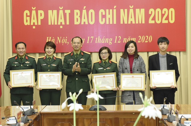 Tiếp tục lan tỏa hình ảnh người lính bên Lăng Bác ảnh 3