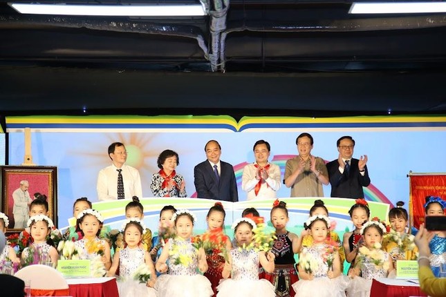Chủ tịch nước Nguyễn Xuân Phúc: NXB Kim Đồng cần đột phá, sáng tạo trong xuất bản số ảnh 7