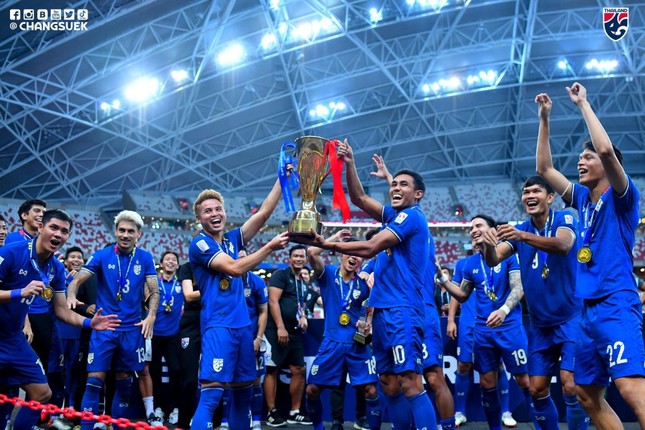 Vô địch AFF Cup 2020, Thái Lan xô đổ hàng loạt kỷ lục ảnh 1