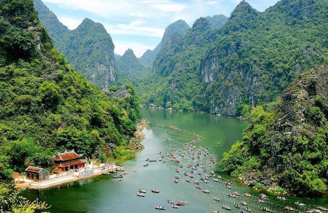 Tổng thống Mỹ vừa khen, phóng viên quốc tế đổ xô về Tràng An Ninh Bình ảnh 1