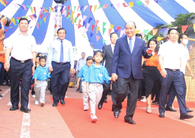 Chủ tịch nước dự Ngày hội tới trường cùng học sinh trường Hy Vọng ảnh 2
