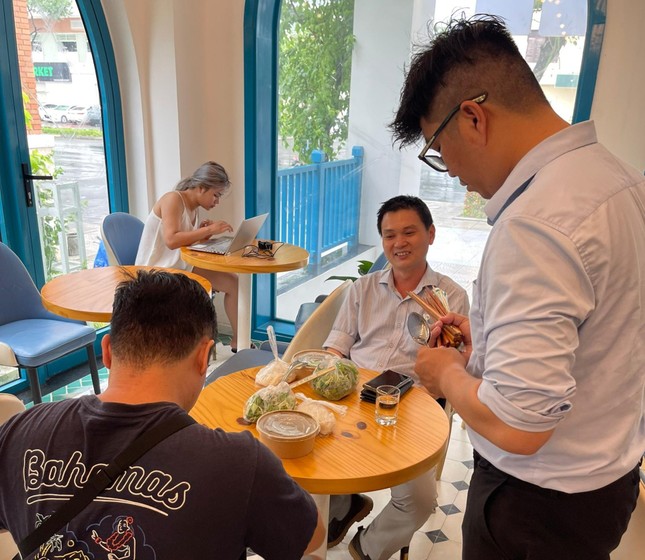 Nhiều nhà hàng, khách sạn Đà Nẵng miễn phí chỗ ăn ở tránh bão cho người nghèo ảnh 4