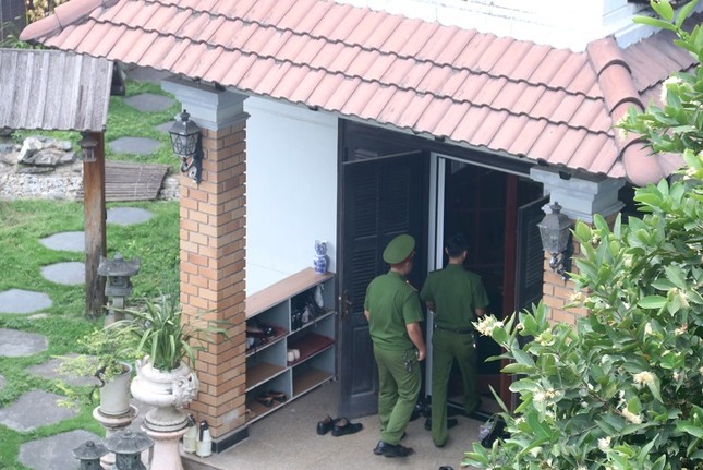Năm giờ khám xét nhà nguyên Chủ tịch Đà Nẵng Trần Văn Minh ảnh 2