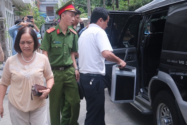 Năm giờ khám xét nhà nguyên Chủ tịch Đà Nẵng Trần Văn Minh ảnh 10