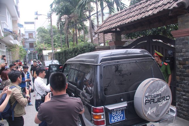 Năm giờ khám xét nhà nguyên Chủ tịch Đà Nẵng Trần Văn Minh ảnh 8