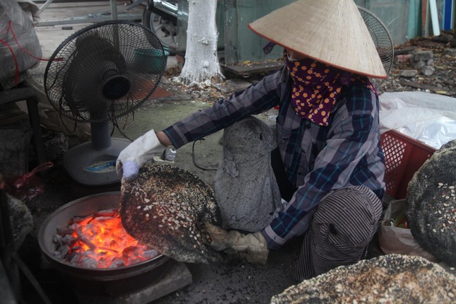 Người dân làng nghề bánh đa Kế ở Bắc Giang thu tiền triệu/ngày ảnh 9