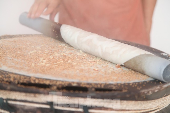 Người dân làng nghề bánh đa Kế ở Bắc Giang thu tiền triệu/ngày ảnh 6