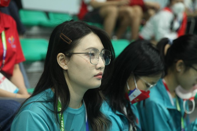 Ngắm nhan sắc cuốn hút của các nữ tình nguyện viên tại SEA Games 31 ảnh 8