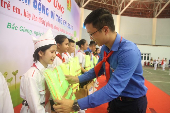 Tỉnh Đoàn Bắc Giang tổ chức nhiều hoạt động vì trẻ em ảnh 3