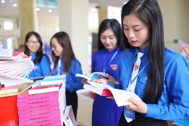 Những 'bóng hồng' trẻ trung, sôi nổi tại Đại hội TNCS Hồ Chí Minh tỉnh Bắc Giang ảnh 6