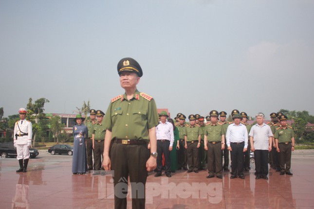 Đại tướng Tô Lâm: Học Bác, siết chặt kỷ cương, phòng ngừa suy thoái trong Công an ảnh 7
