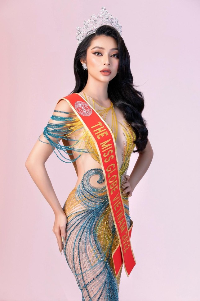 Đại diện Việt Nam thi Miss Globe 2022 bất ngờ lọt Top 3 BXH dự đoán của Sash Factor ảnh 1