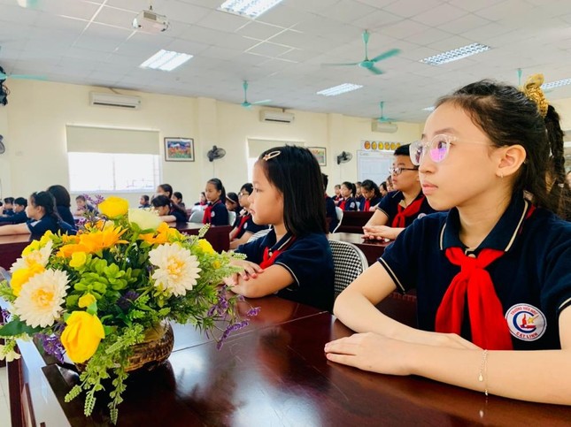 Hà Nội: Tween Tiểu học Cát Linh tổ chức Đại hội Liên đội vừa trang trọng vừa ý nghĩa ảnh 1