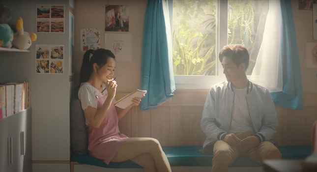 Sao Việt 24H: Hà Lan “Mắt Biếc” hóa nàng thơ, Hồ Việt Trung ra nhạc chế “thời Cô Vy” ảnh 2