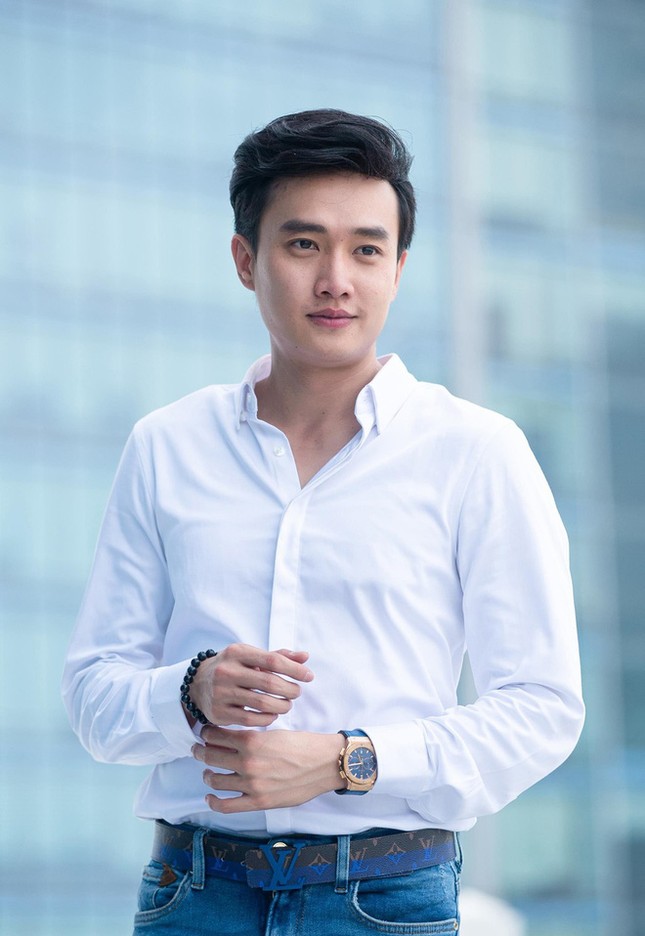 Sao Việt 24h: Lệ Quyên “nâng cấp” #PillowChallenge, Ông Cao Thắng - Đông Nhi có tin vui? ảnh 2