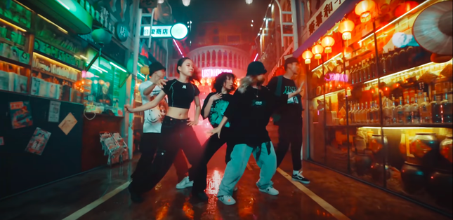 Mải “cày view” cho Sơn Tùng và Binz, đừng quên V-Pop còn có một MV khác cực đáng xem! ảnh 3