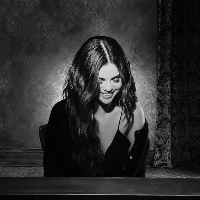 Tưởng quay MV kinh phí thấp, Selena Gomez khiến fan nhận một cú lừa với “Past Life” ảnh 2