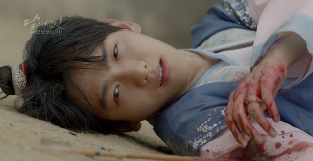 Fan té ngửa khi biết vì sao V (BTS) và Baekhyun (EXO) “ngủm” sớm trong phim ảnh 4