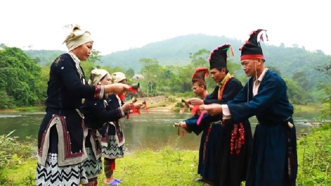 Dân mê xê dịch xem gì để đỡ “cuồng chân” trong những ngày “cấm cung“? ảnh 3