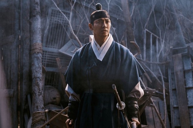 Baeksang 2020: Góp mặt trong nhiều đề cử, liệu Joo Ji Hoon có được gọi tên? ảnh 2