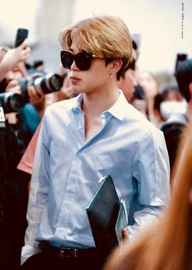 Hiếm ai có khuôn mặt như Jimin (BTS), chấp tất cả các kiểu hình dáng mắt kính ảnh 8