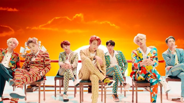 BST Love Yourself Collection - bộ sưu tập mang đậm chất “DNA” và “Idol” của BTS ảnh 4