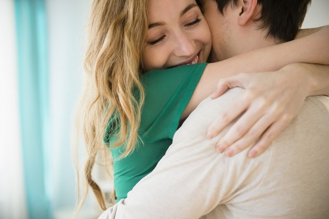 Những điều con gái chớ nên bỏ qua để tình cảm “đôi trẻ” luôn bền chặt ảnh 2