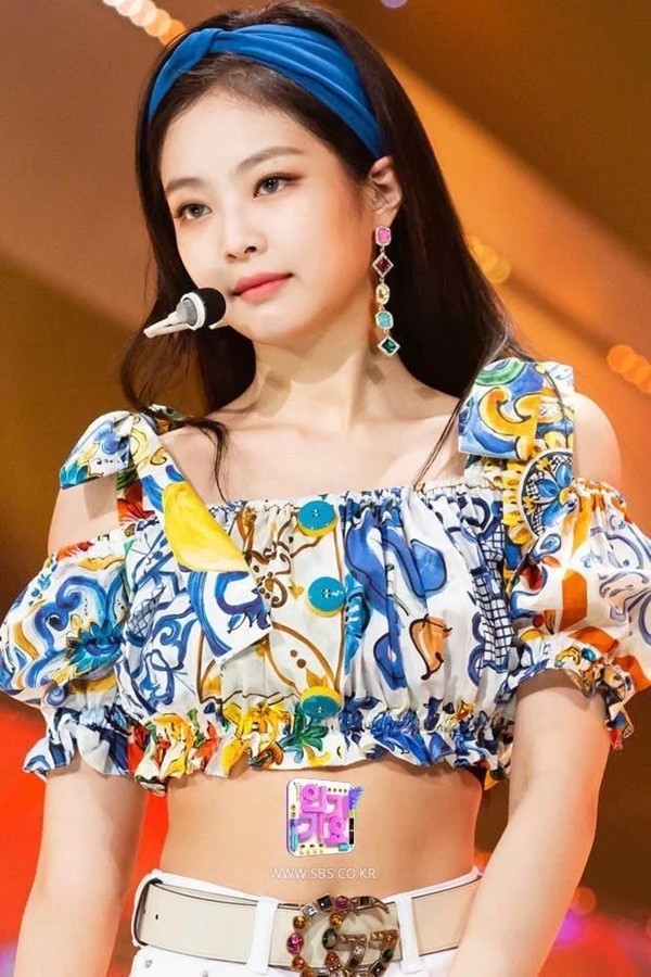 Jennie (BLACKPINK) đúng là idol tạo xu hướng, để kiểu tóc nào cũng thành "hot trend" ảnh 4