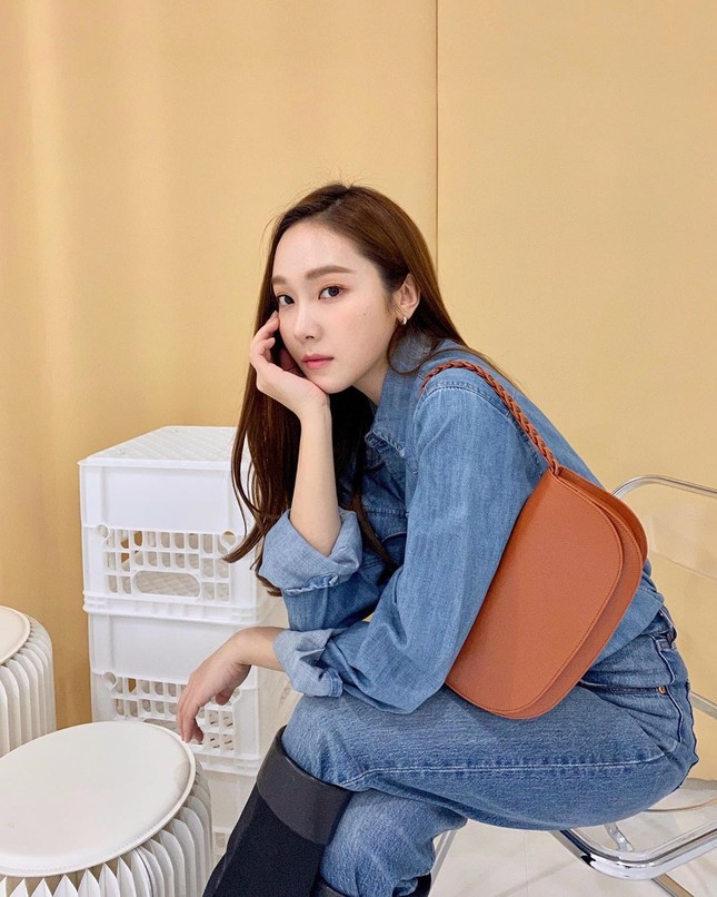 Những mẹo trang điểm của các nữ idol trong mùa Hè để có khuôn mặt luôn xinh và tươi tắn ảnh 5