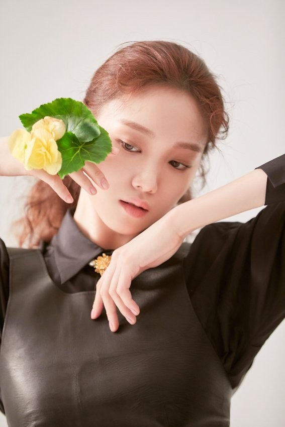 Bộ hình thời trang chứng minh Lee Sung Kyung là “cô gái vàng trong làng chụp ảnh hoạ báo“ ảnh 4