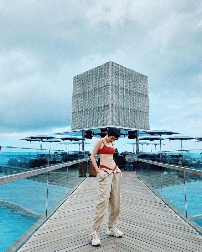 Mỹ nhân Việt thi nhau diện bikini, khoe dáng “đồng hồ cát” siêu chuẩn ảnh 3
