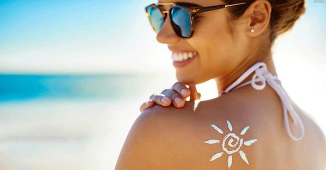 Bôi kem chống nắng "có cũng như không" nếu bạn vô tình sử dụng những loại thuốc này ảnh 1