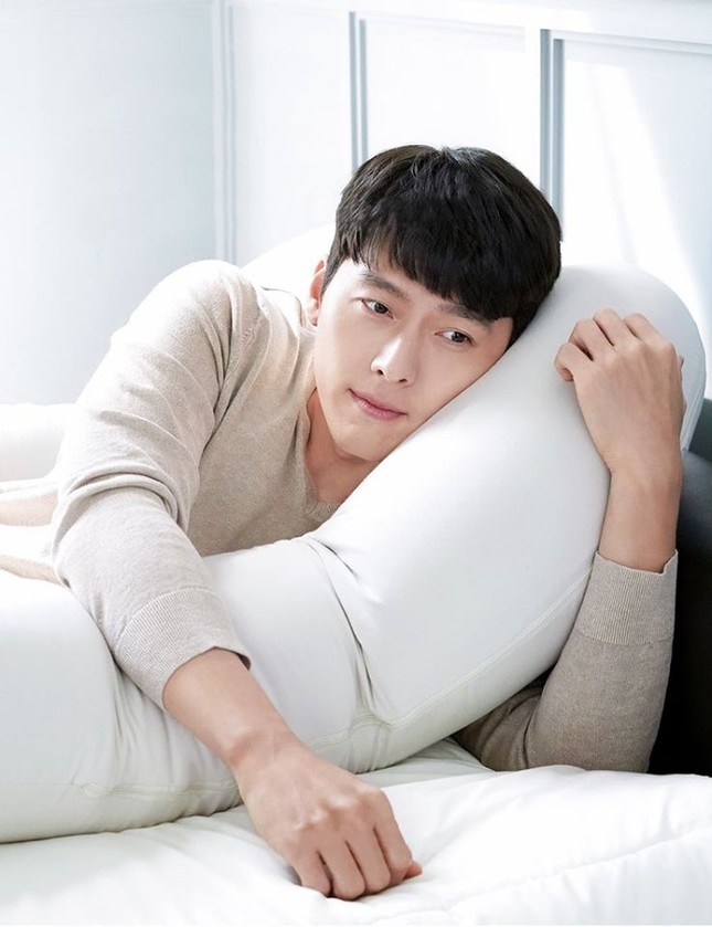 Quảng cáo nội thất nhà tắm kiểu Hyun Bin: Không cởi áo vẫn khiến fangirl “ôm tim" nức nở ảnh 5