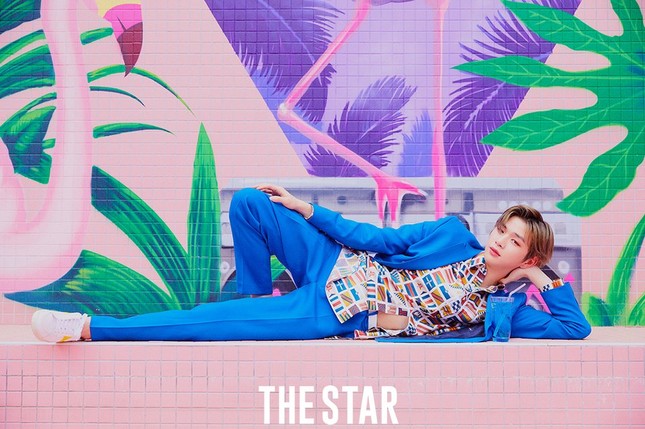 Ngắm Kang Daniel đáng yêu như một trái cam trong bộ ảnh mùa Hè trên The STAR ảnh 1