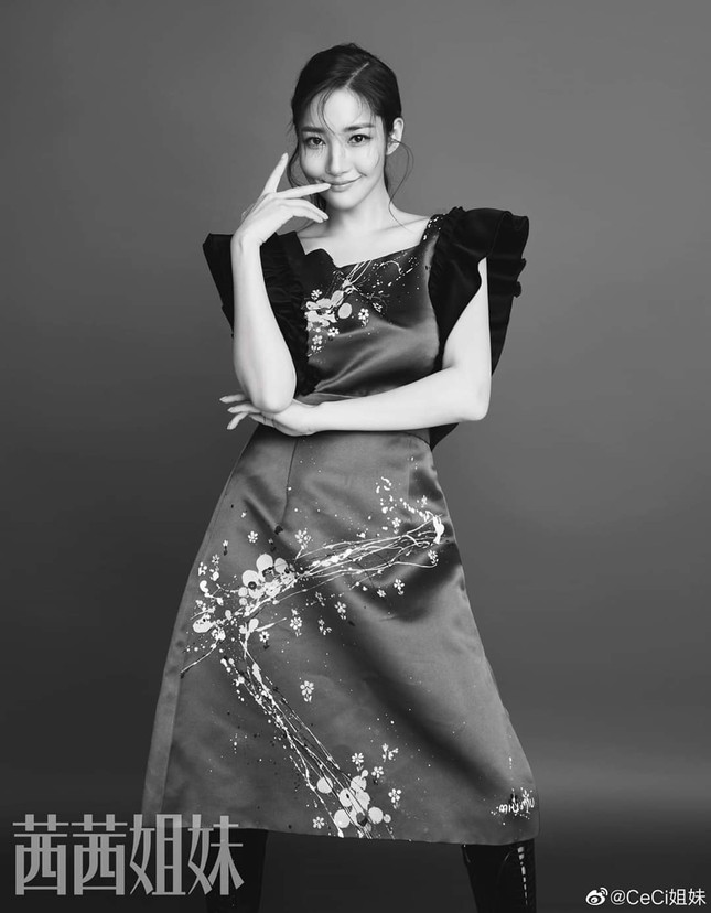 Park Min Young khoe nhan sắc sang chảnh, xứng danh “nữ thần” trong làng phẫu thuật thẩm mỹ ảnh 2