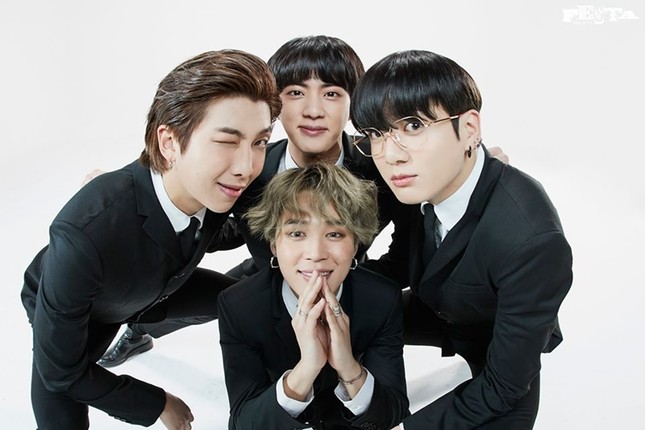 ARMY cười ngất với bộ ảnh “gia đình” cực nhí nhố của BTS nhân sự kiện FESTA 2020 ảnh 13