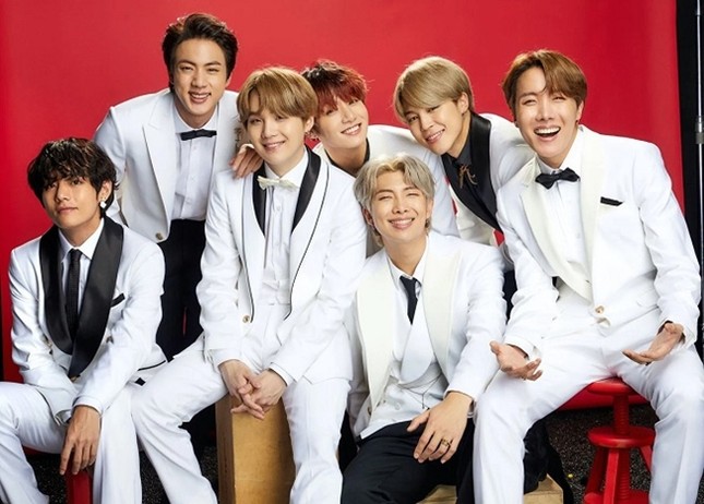 BTS lọt Top 100 ngôi sao thu nhập cao nhất thế giới, Kylie bị tước danh hiệu vẫn đứng số 1 ảnh 7