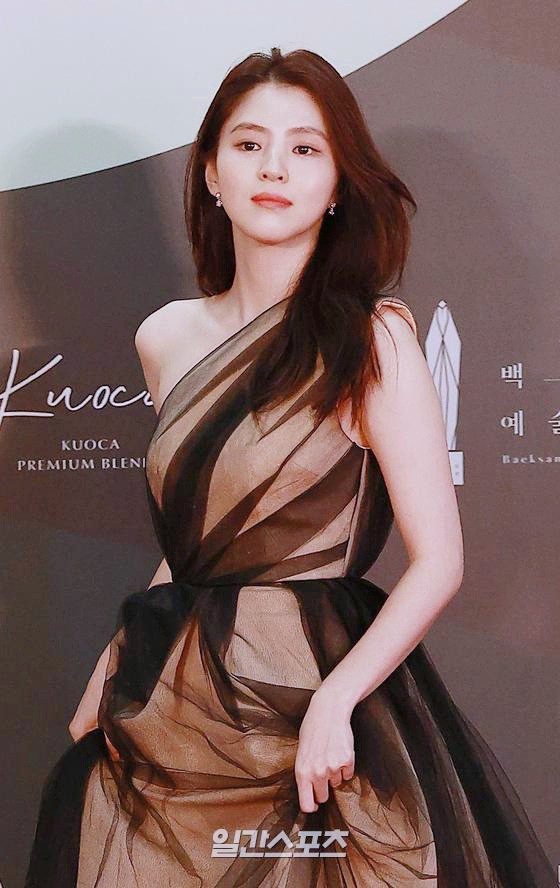 Không phải ai khác, “tiểu tam” Thế Giới Hôn Nhân mới là “nữ hoàng thảm đỏ” Baeksang 2020 ảnh 2