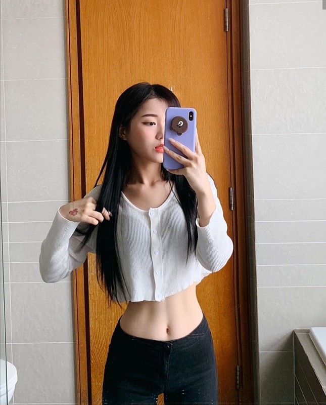 Thời trang sao Việt tuần qua: Mỹ nhân showbiz Việt đồng loạt khoe eo thon ảnh 10