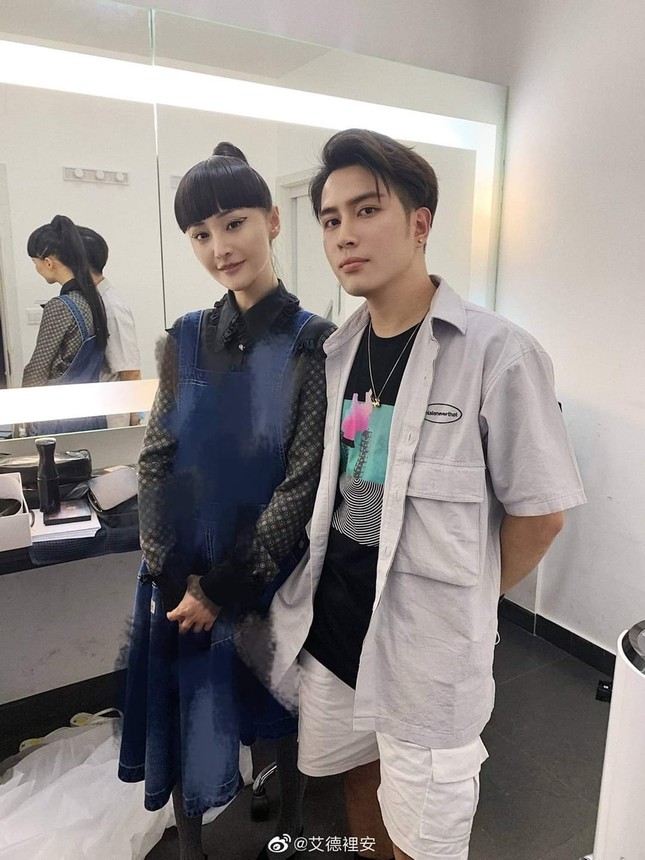 Trịnh Sảng bất ngờ lên bìa Harper's Bazaar Việt, chuyện thật hay trò đùa của photoshop? ảnh 3