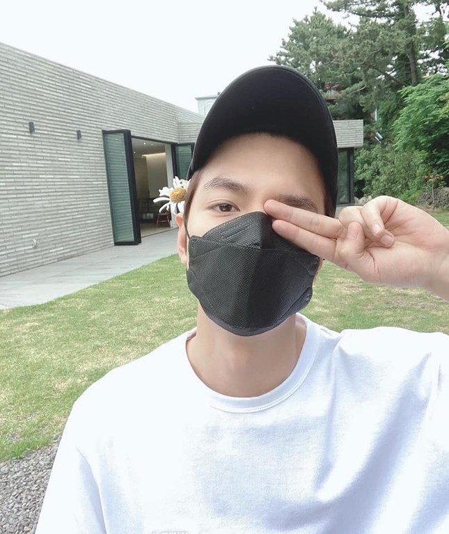 Đạt hơn 100.000 like trong 30 phút, chỉ có thể là “trai đẹp hơn hoa” Lee Min Ho! ảnh 2